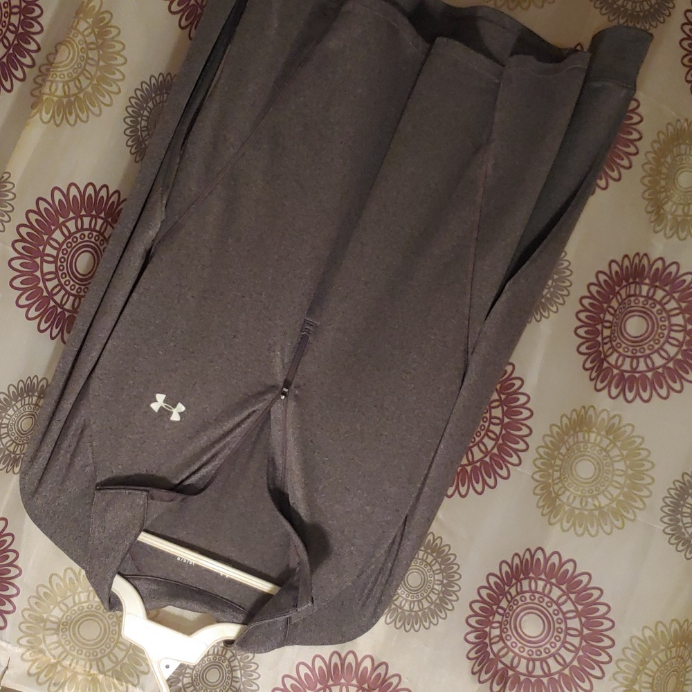 Under Armor pullover size large